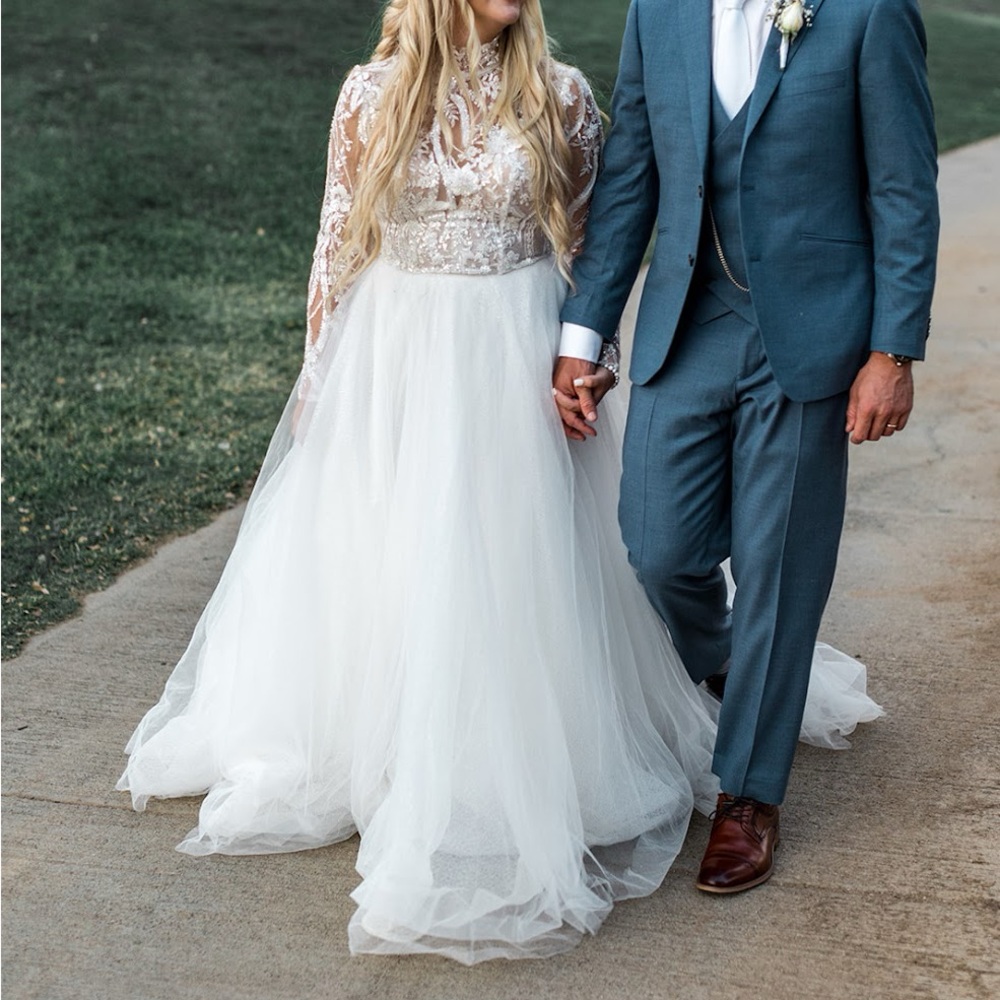 Milla Nova Wedding Dress - Picture 6 of 11